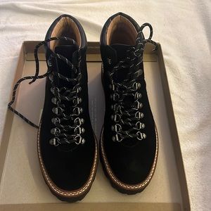 Madewell lugsole hiking boots in suede and leather. Size 7